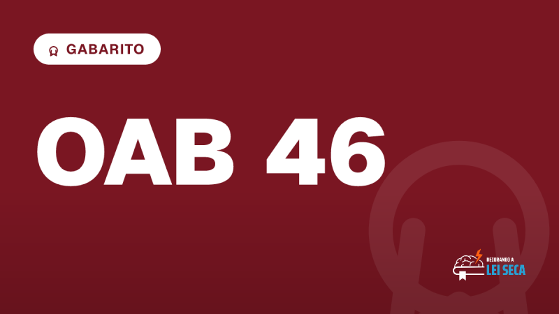 candidata sentada em pรกtio com livro jurรญdico fechado e mochila apรณs prova (OAB 46)