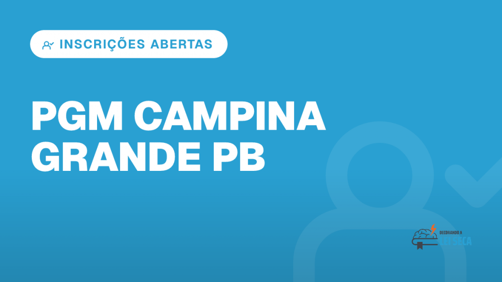 candidato com bolsa caminhando em corredor externo para estudo de concurso público (Concurso PGM Campina Grande PB)
