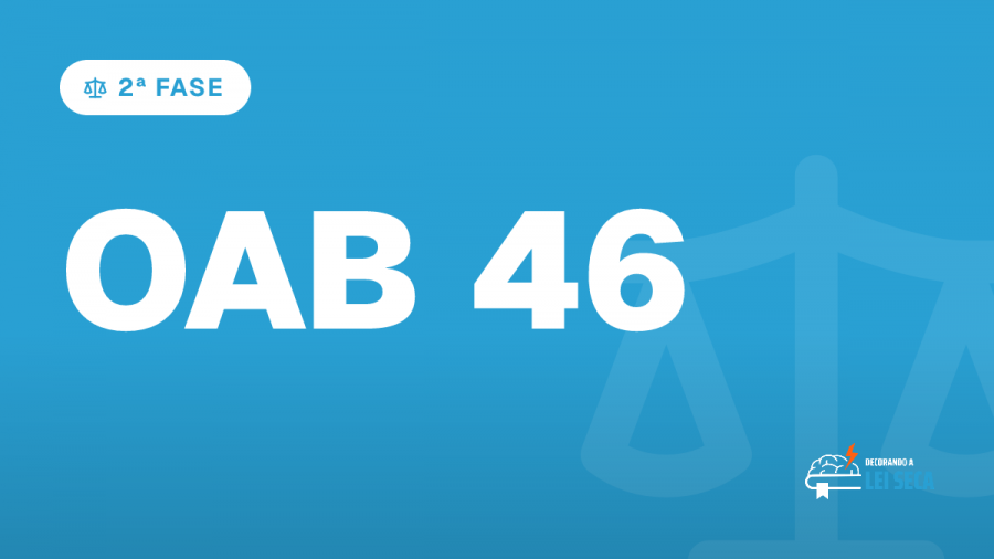 candidata em frente a prédio de prova com livro jurídico fechado e estojo transparente (OAB 46)